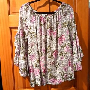 Ever boho flowy floral blouse with softly ruffled sleeves